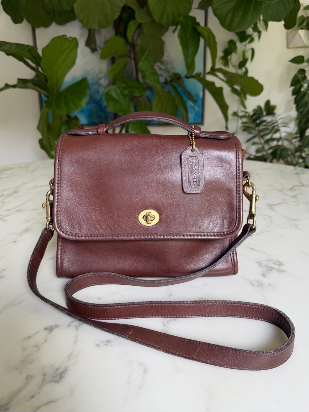 Coach Vintage Court 9870 Mahogany Brown Turnlock Leather Crossbody Shoulder Bag